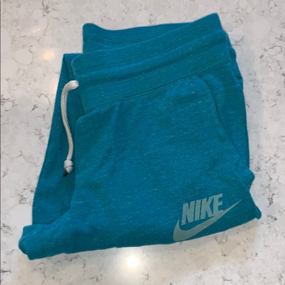 2 pair of Nike jogger cotton pants - Picture 5 of 6